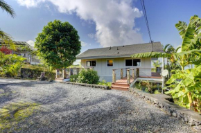 Cozy Kona Coast Apt with Lanai about 8 Miles to Beach!